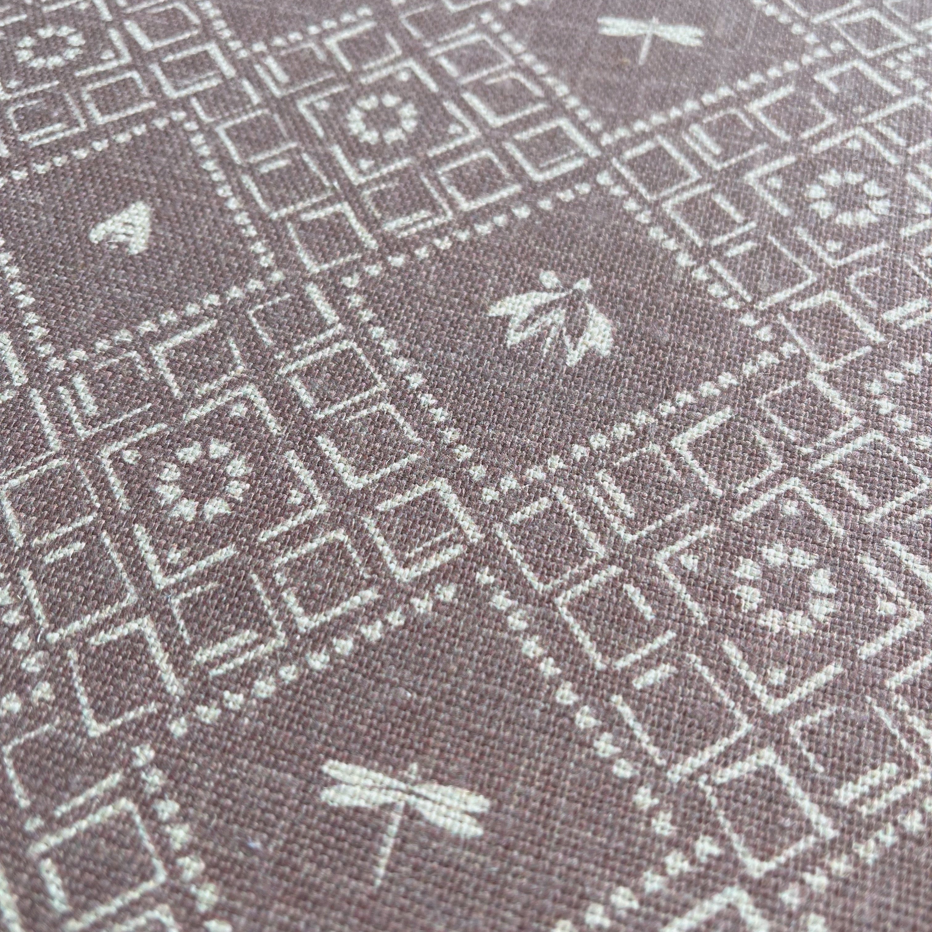 Americana pillow in Orchid – close-up of natural linen and pattern from the Fauna Collection