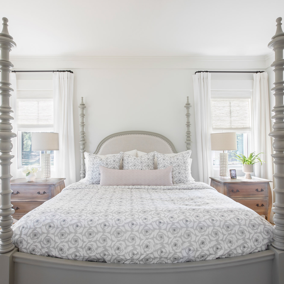 Cobblestone pillow in Buff styled by Emily Daws – placed on a vintage settee in a Charleston cottage
