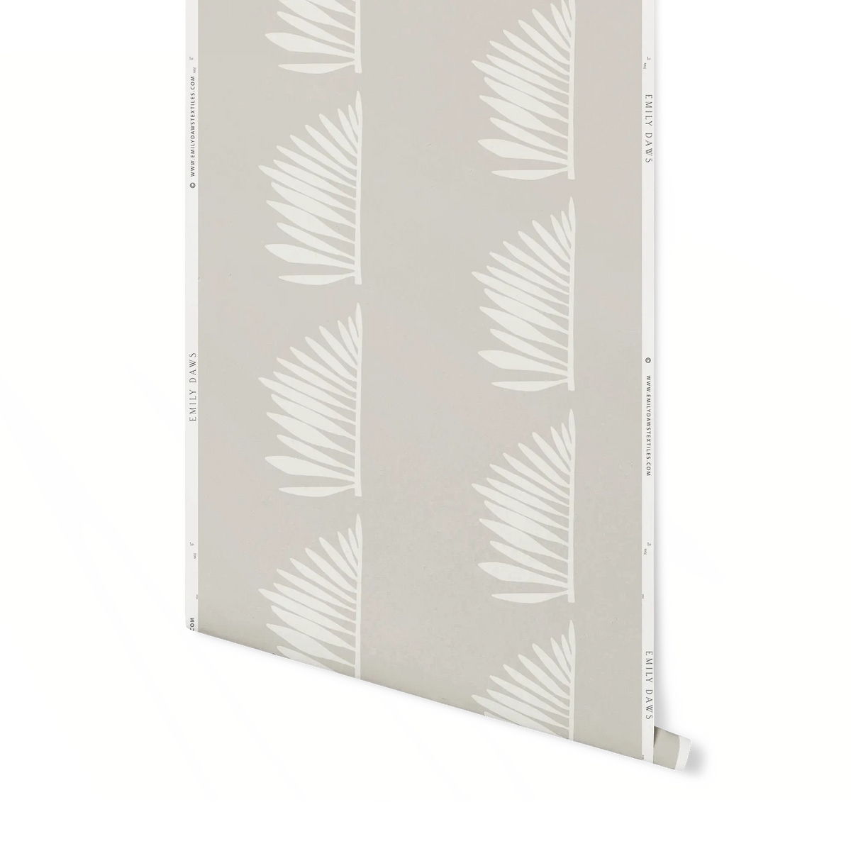 Palmetto wallpaper in Shell – close-up showing texture and tone of design
