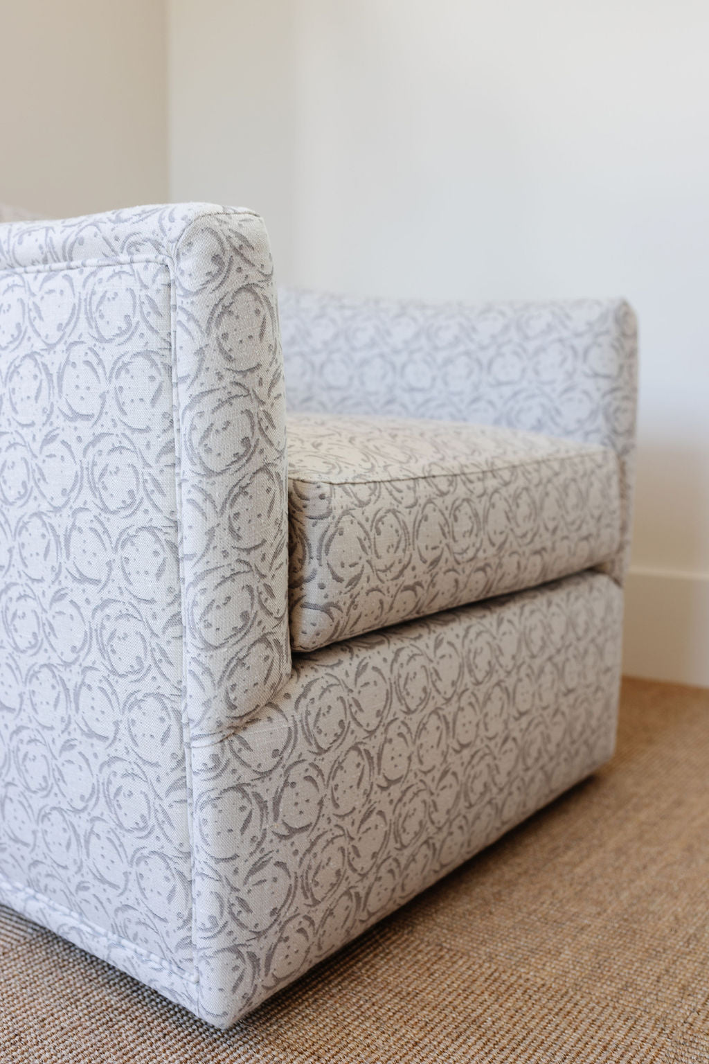 Milla Swivel in Nest