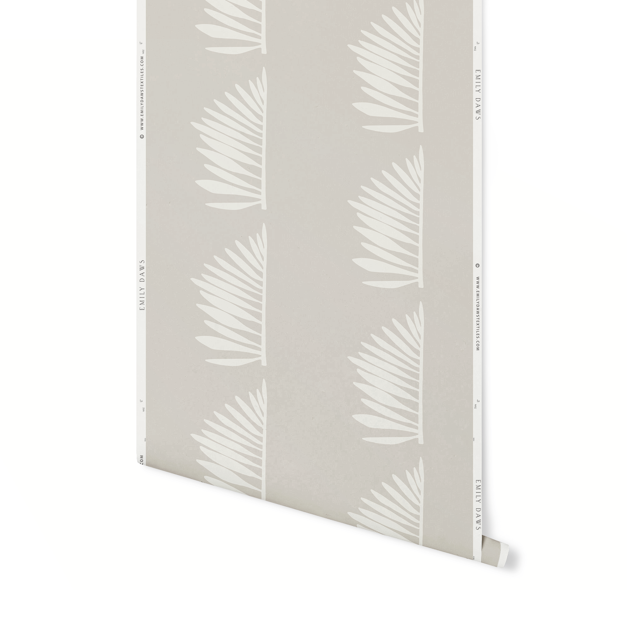 Palmetto wallpaper in Shell – close-up showing texture and tone of design