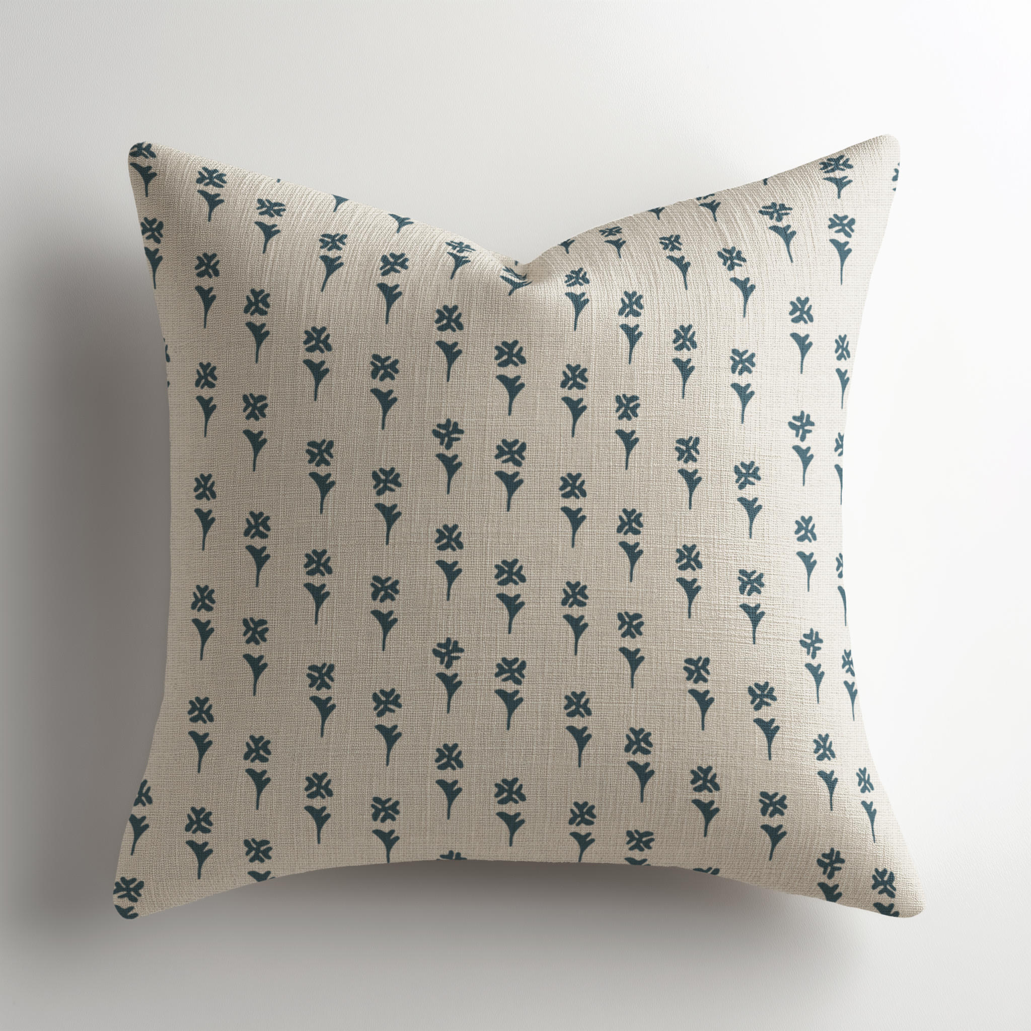 Daffodil Pillow in Delft Blue