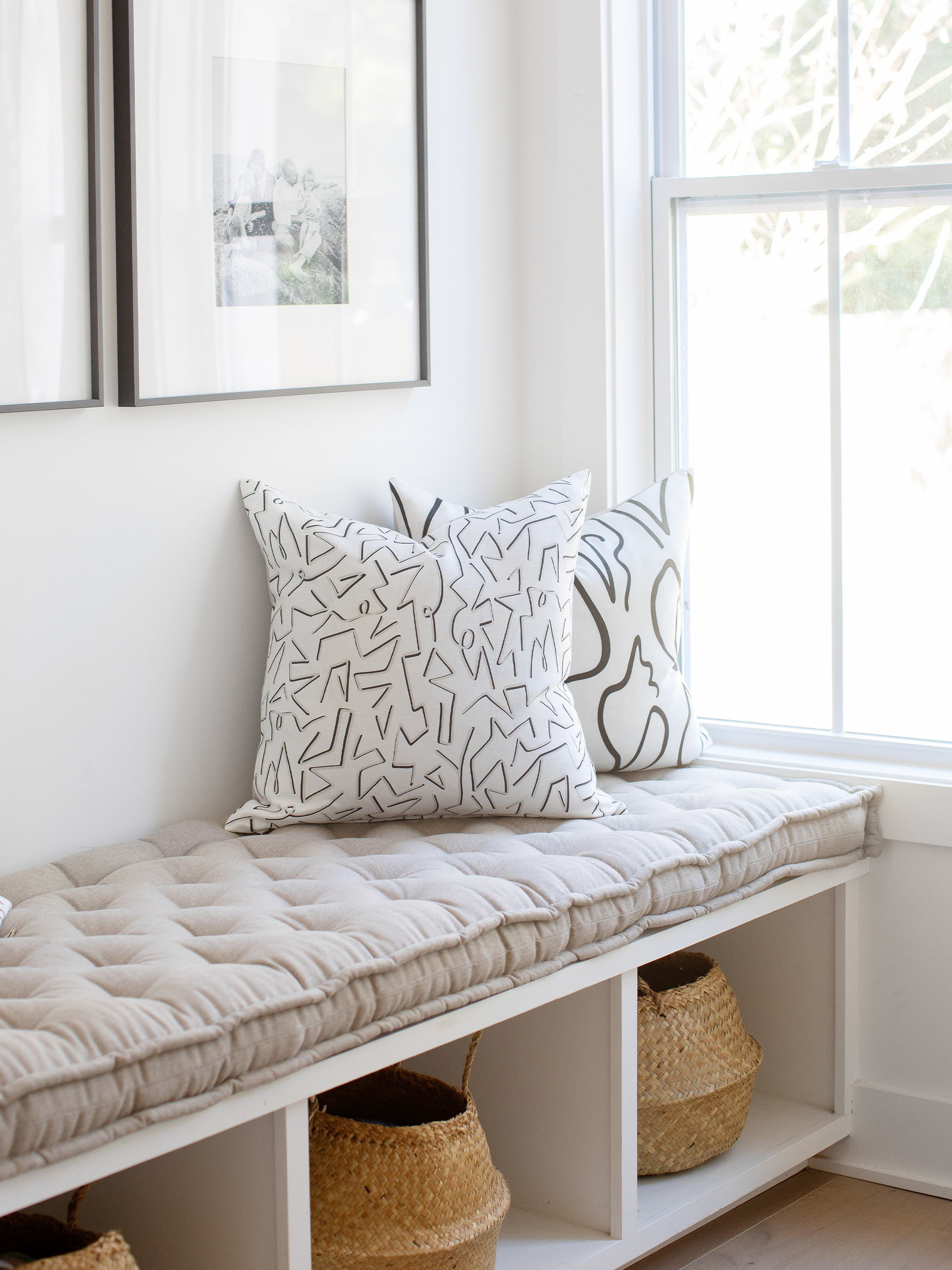 Jekyll Pillow in Onyx